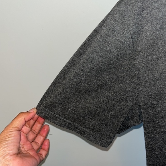 Beautiful Giant Aztec Knit
Geomtric Pocket Mens
Large Short Sleeve Gray T - Picture 4 of 8